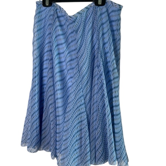 Jonathan Martin sheer lined flare skirt,LARGE, waist 16”
Boho,coastal , summer - Picture 13 of 14